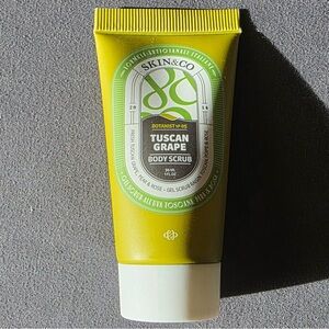 Skin&Co Tuscan Grape Body Scrub - Green